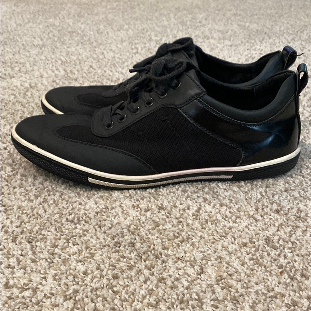 Reaction Kenneth Cole Black Sneakers Sleek Minimalist Design